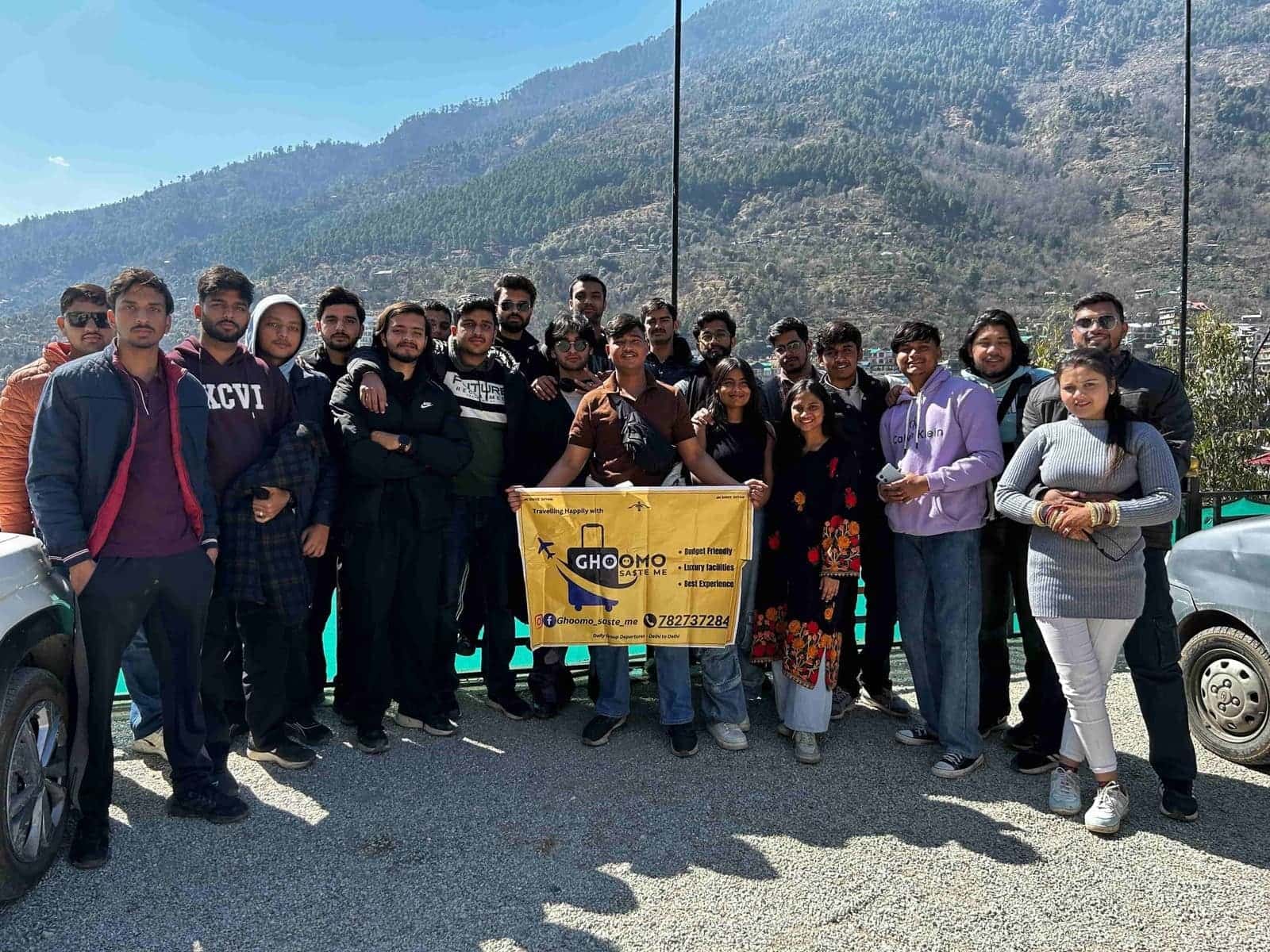 A Ghoomo Saste Me batch on a trip
