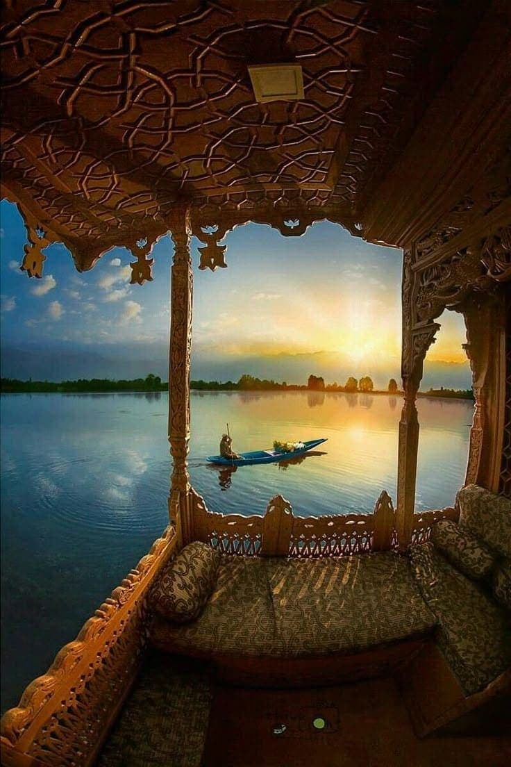 Kashmir: Paradise on Earth: a Ghoomo Saste Me batch